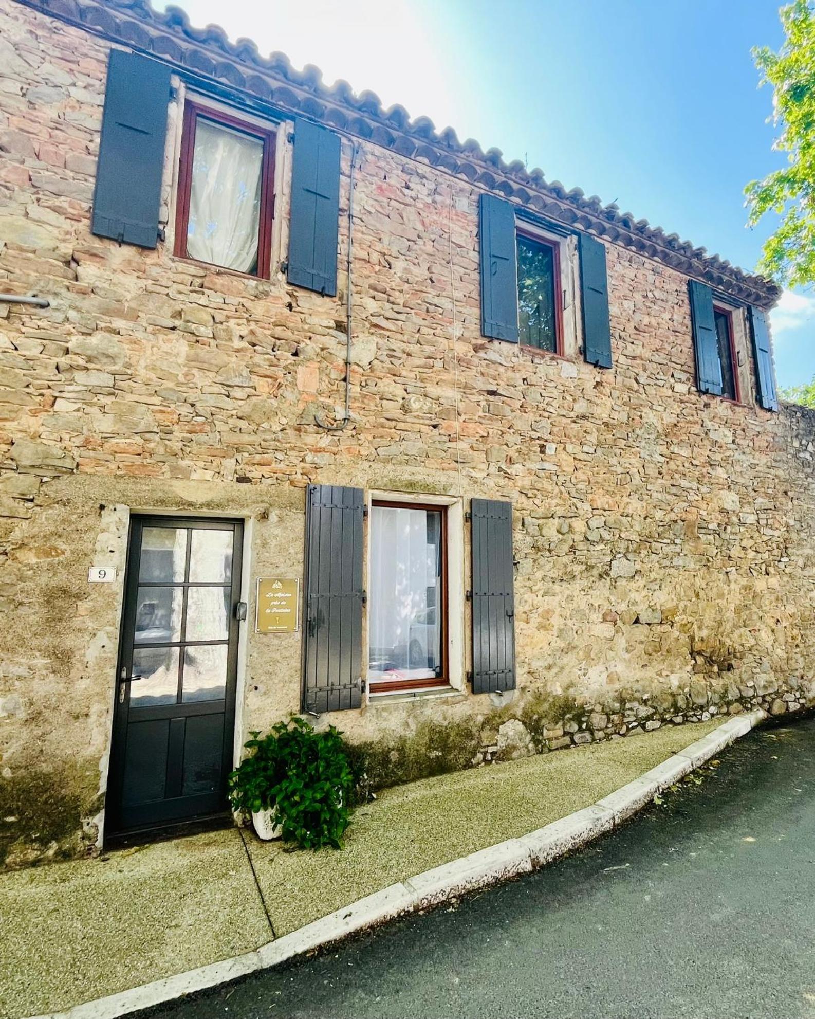 Gites La Maison Pres De La Fontaine Et La Cabane Du Pecheur Talairan Exterior foto